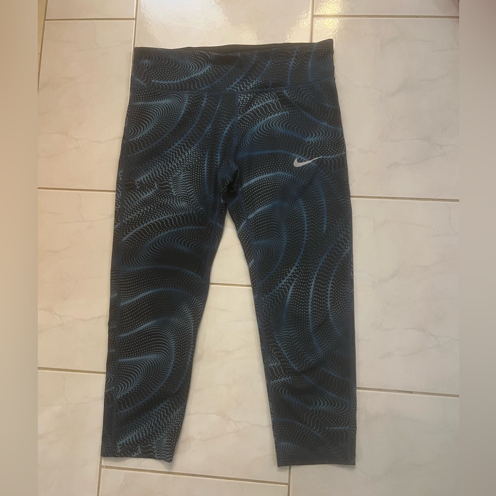 Nike Women’s Black and Blue Swirl Pattern Capri Leggings